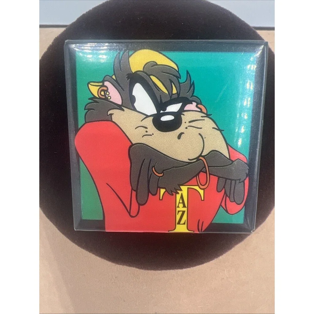 Vintage 1993 Looney Tunes Basketball Space Jam Pin Button Taz Warner Brothers